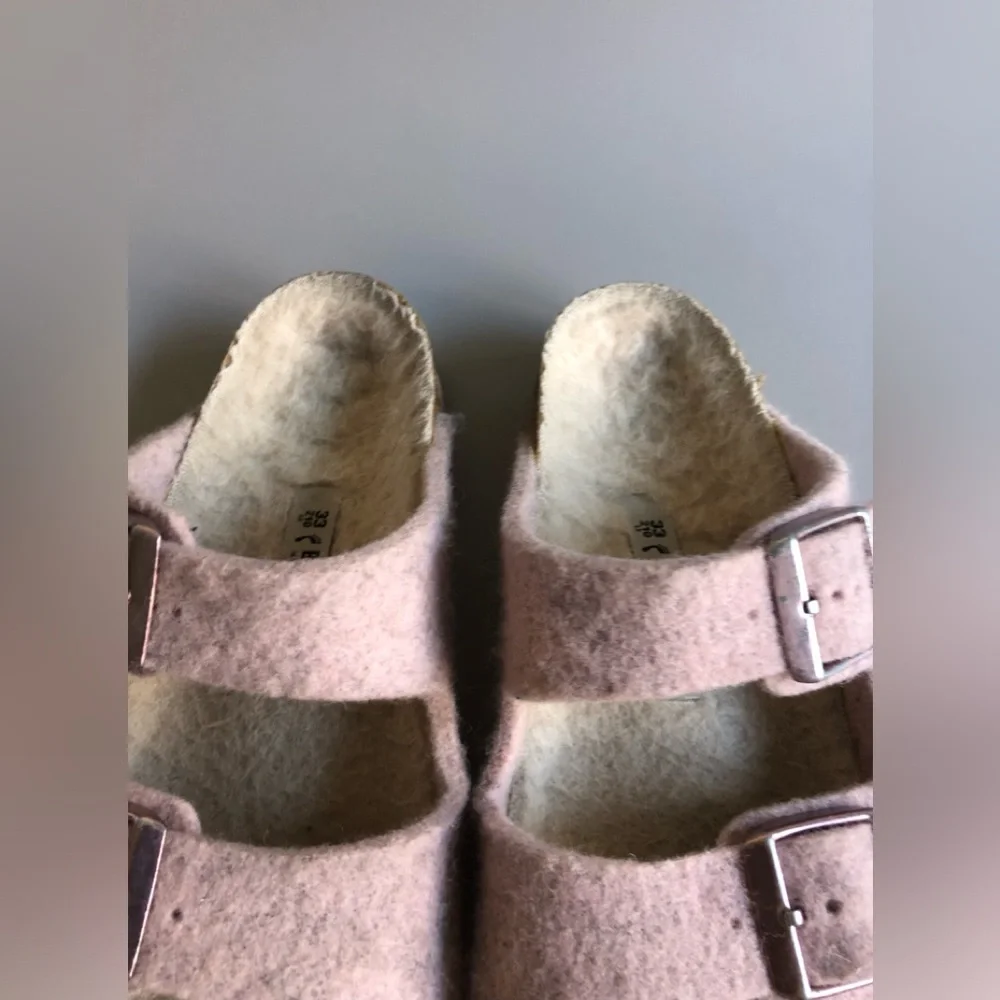 Birkenstock girl arizona